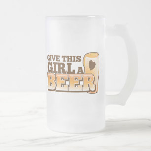 この女の子にビール店からのビールデザインを与えて下さい フロストグラスビールジョッキ
