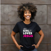 この女の子はイエスを愛する – ピンクフローラ Tシャツ