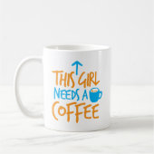 この女の子はコーヒーが必要!カフェイン燃料デザイン コーヒーマグカップ (左)