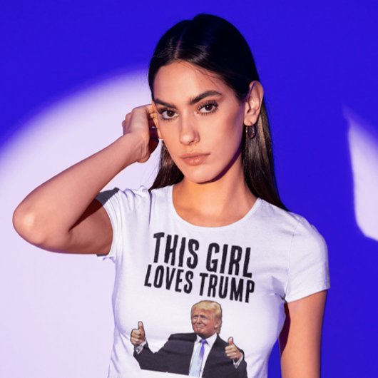 この女の子はドナルド・トランプ2024のTシャツを愛している Tシャツ