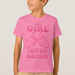 この女の子はピンクのベーコンを愛します Tシャツ