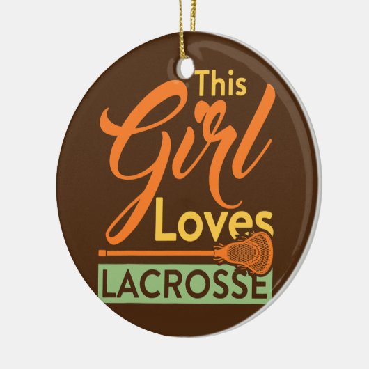 この女の子はラクロス選手のスティックを愛する セラミックオーナメント (左)