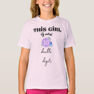 この女の子は今10の2桁のTシャツだ Tシャツ