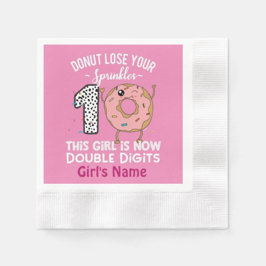 この女の子は今2桁の10誕生日ドーナツ 縁ありカクテルナプキン (正面)