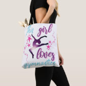 この女の子は体操が大好きで星躍る トートバッグ (クローズアップ)