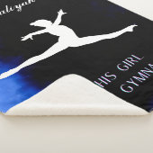 この女の子は体操の黒、青、白が大好き シェルパブランケット (3/4)