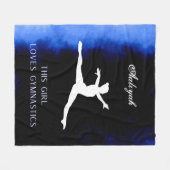 この女の子は体操の黒、青、白が大好き フリースブランケット (正面(横))