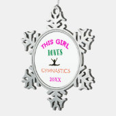 この女の子は体操を愛する体操選手引用文 スノーフレークピューターオーナメント (右)