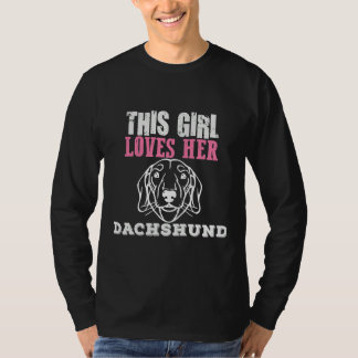 この女の子は彼女のダシュント135を愛している Tシャツ