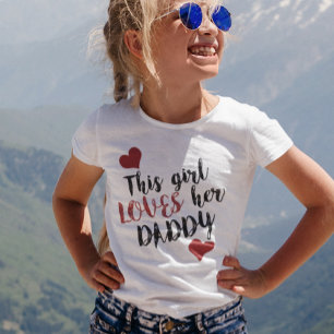 この女の子は彼女のパパを愛している Tシャツ