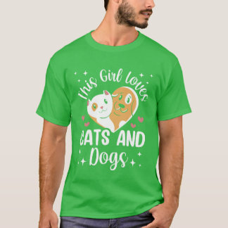 この女の子は犬と猫の家族が大好き猫好き Tシャツ
