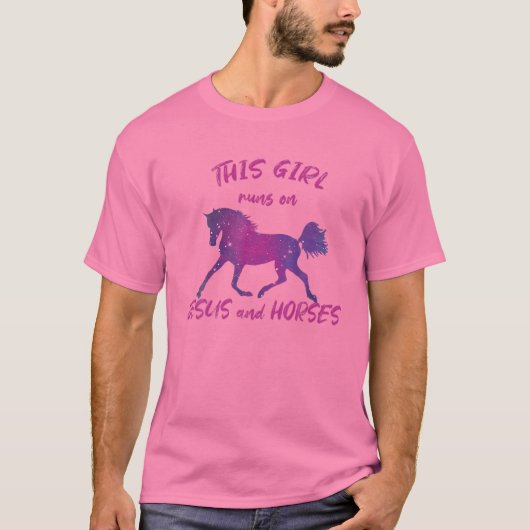 この女の走子はイエスと馬のクリスティアに乗って Tシャツ (正面)