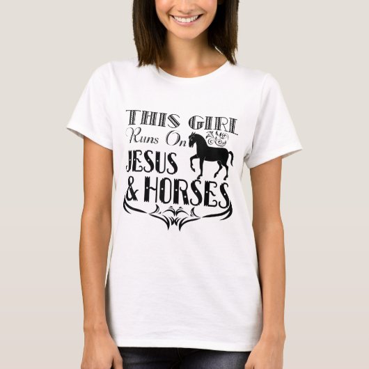 この女の走子はイエスと馬 – 乗馬 Tシャツ (正面)