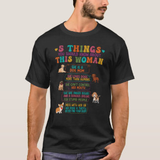 この女性について知っておくべきこと5彼女は Tシャツ