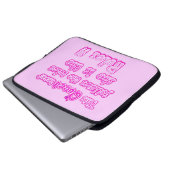 この女王は決してエレクトロニ後を追クスバッグを規則しない ラップトップスリーブ (正面下部)