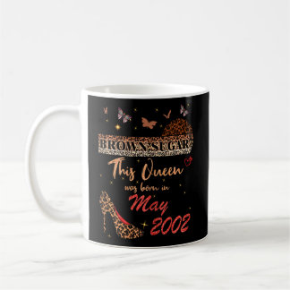 この女王は2002生まれ年5月に黒糖が誕生した コーヒーマグカップ