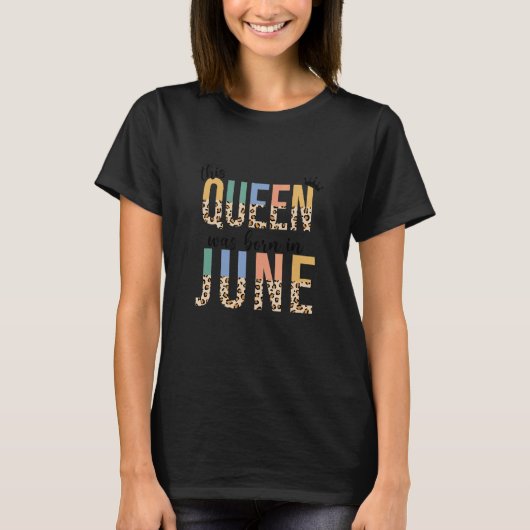 この女王は6月生まれの誕生日クラウンボホレ Tシャツ (正面)