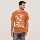 この娘がサックスのやり方教えてあげるね 面白い Tシャツ (正面フル)