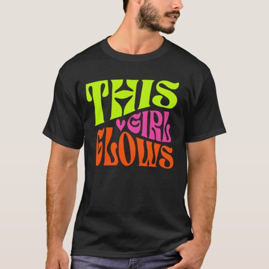 この娘は光る 女性 80年代 ディスコ Girls Glow Day fr Tシャツ (正面)