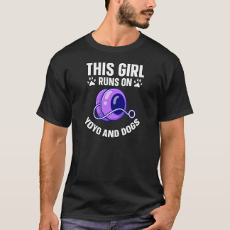 この娘は犬とヨーヨーで動く プレミアム Tシャツ