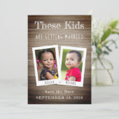 この子たちは結婚して写真を撮っているウッドおもしろい セーブザデート (スタンド正面)