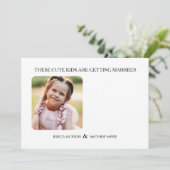 この子どもたちは結婚した子供時代の写真を撮ろうとしている 招待状 (スタンド正面)