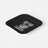 この子どものいないキャットレディは、カマラ選挙に投票している ペーパープレート (傾斜あり)