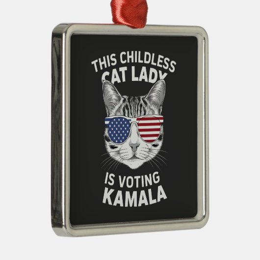 この子どものいないキャットレディは、カマラ選挙に投票している メタルオーナメント (右)