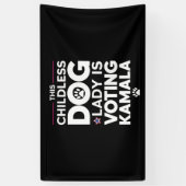 この子どものいない犬の女性がカマラ選挙に投票している 横断幕 (縦)