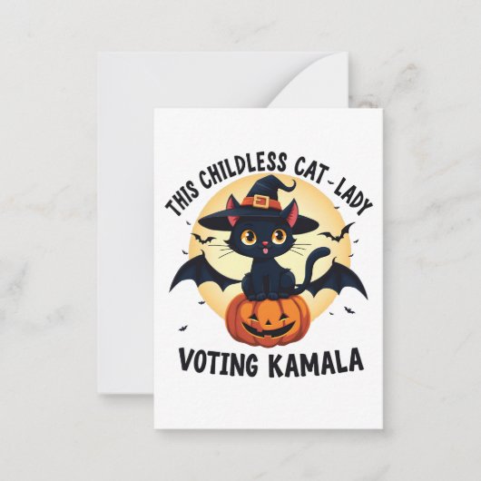 この子なしの猫好き女性がカマラに投票するハロウィン ノートカード (正面)