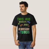 この子は本当にモンスタートラックを消化する Tシャツ (正面フル)