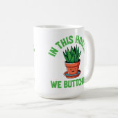 この家では底から水をやります - 面白い植物のユーモア コーヒーマグカップ (正面右)