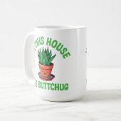 この家では底から水をやります - 面白い植物のユーモア コーヒーマグカップ (正面左)