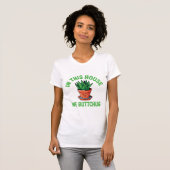 この家では底から水をやります - 面白い植物のユーモア Tシャツ (正面フル)