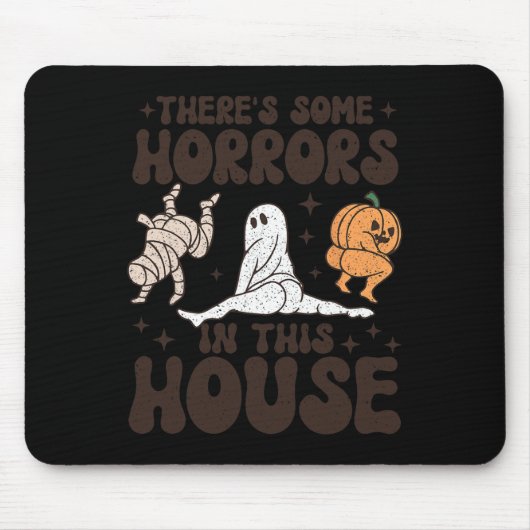 この家にはいくつかの恐怖がある幽霊カボチャH マウスパッド (正面)