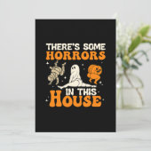 この家には恐怖が潜んでいる 面白い ユーモア ハロウィン 招待状 (スタンド正面)