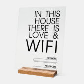 この家には愛とWiFiウォールアートがある アクリルサイン (傾斜)