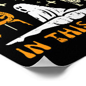 この家には面白いハロウィンの恐怖がいくつかある ポスター (角)