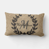 この家の素朴でフェイクなバーラップの月桂樹を賛美して下さい ランバークッション (裏面)