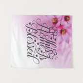 この家は賛美 |ピンクフローラ タペストリー (正面(横))