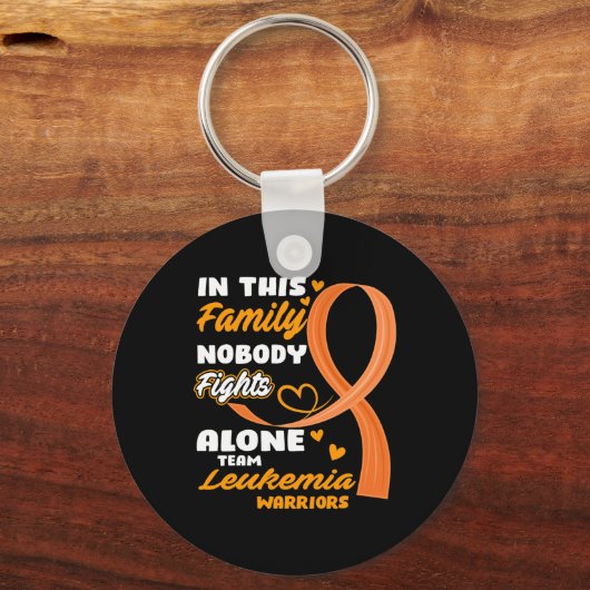 この家族では一人でチーム白血病Wと戦う人はいない キーホルダー (正面)