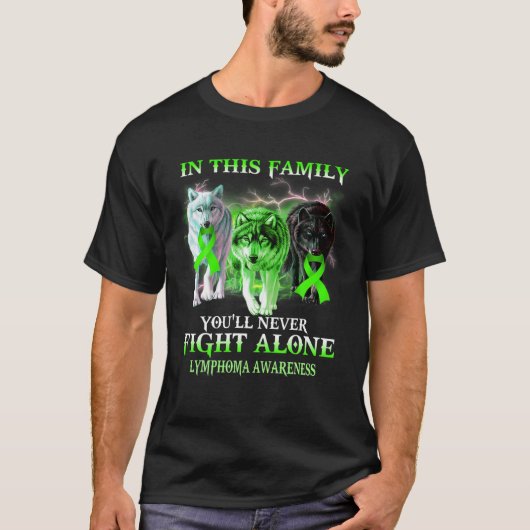 この家族の狼リンパ腫はアルと戦うことはない Tシャツ (正面)