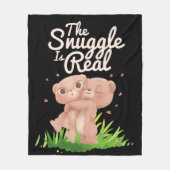 この寄り合いは実在可愛い熊の抱き合いだ フリースブランケット (正面)