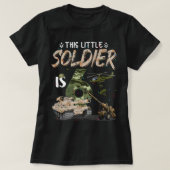 この小さな兵士は6軍隊誕生日6thカム tシャツ (デザイン正面)