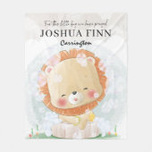 この小さな男の子のために |女の子がライオンカブ祈を持っている フリースブランケット (正面)