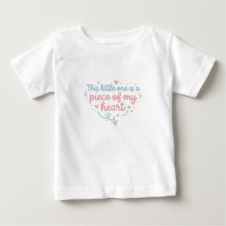 "この小さな種は私の心の一部" かわいい赤ちゃん ベビーTシャツ