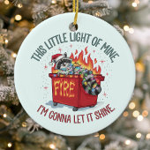 この小さな軽いアライグマの火 セラミックオーナメント