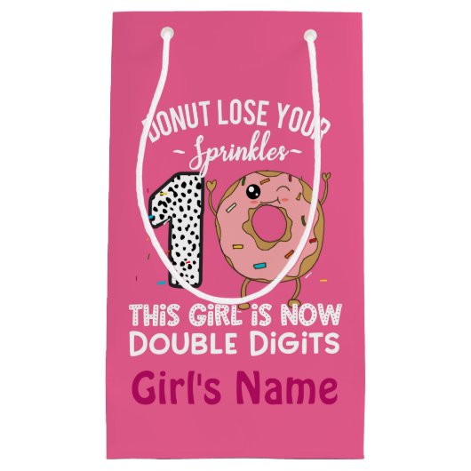 この少女は今や2桁の10番目の誕生日ドーナツ スモールペーパーバッグ (正面)