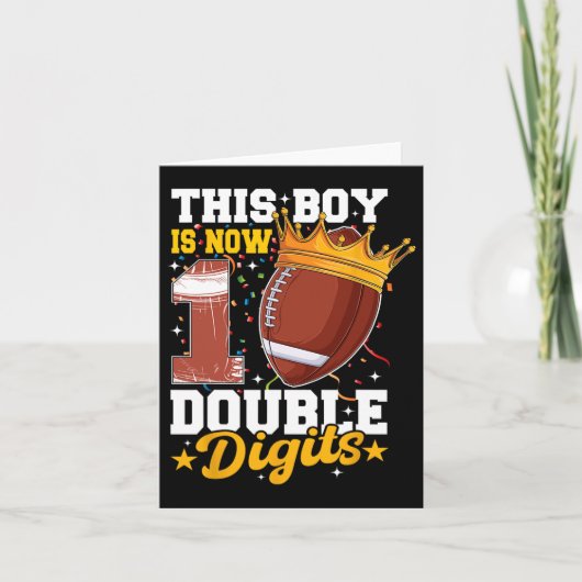 この少年は10歳 ダブルディジットのサッカー選手 10歳のお誕生日 カード (正面)