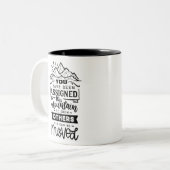 この山に割り当てられました ツートーンマグカップ (正面左)